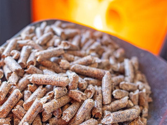 ¿Es igual el calor de una estufa de leña que de pellets?