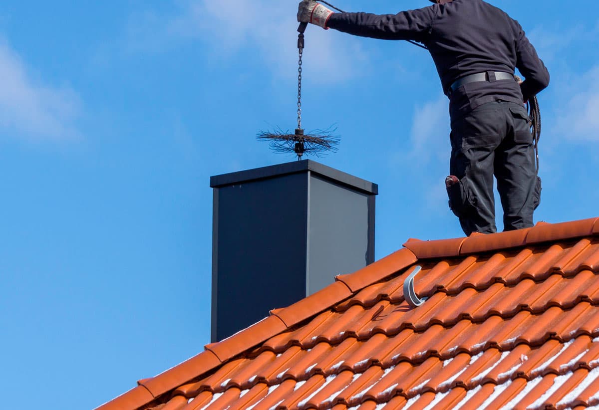 Limpieza de tiros de chimeneas en Carballo